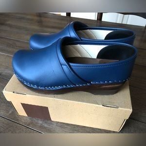 Like new custom Five Star Pro clogs by Troentorp